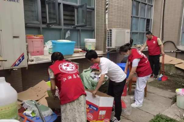 宜居靓家园，健康新生活 ——江油市第三人民医院组织开展爱国卫生月志愿服务活动